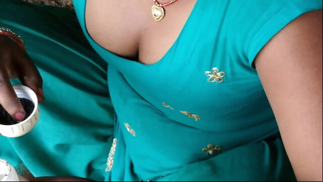 Indian Sister Showing Big Boobs, Natural Big Tits amateur nipples tits